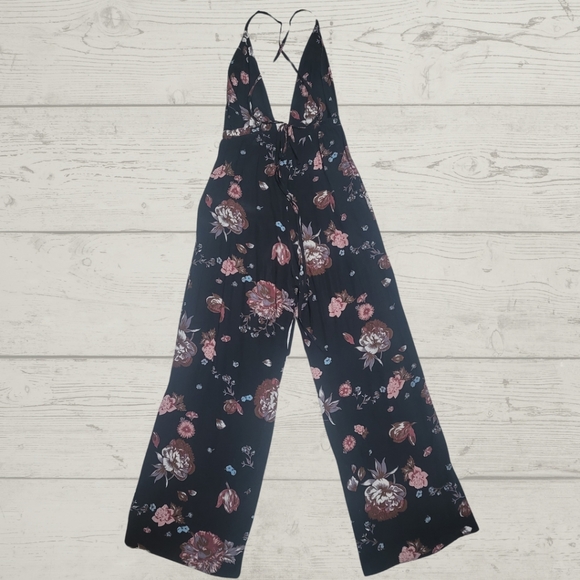 Faithfull the Brand Shutterbabe Jumpsuit in Nightingale - Picture 5 of 9